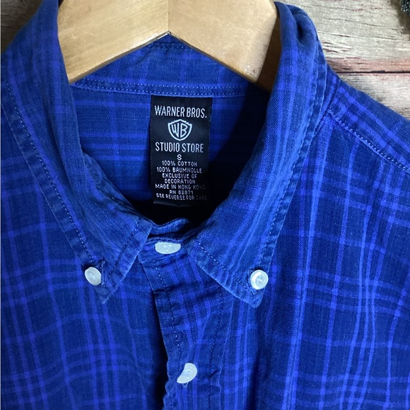 VINTAGE 1998 Warner Bros Long Sleeve Button Down Shirt Size Small - Picture 4 of 5